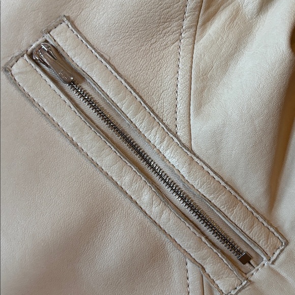 St. John leather vest - Picture 6 of 9